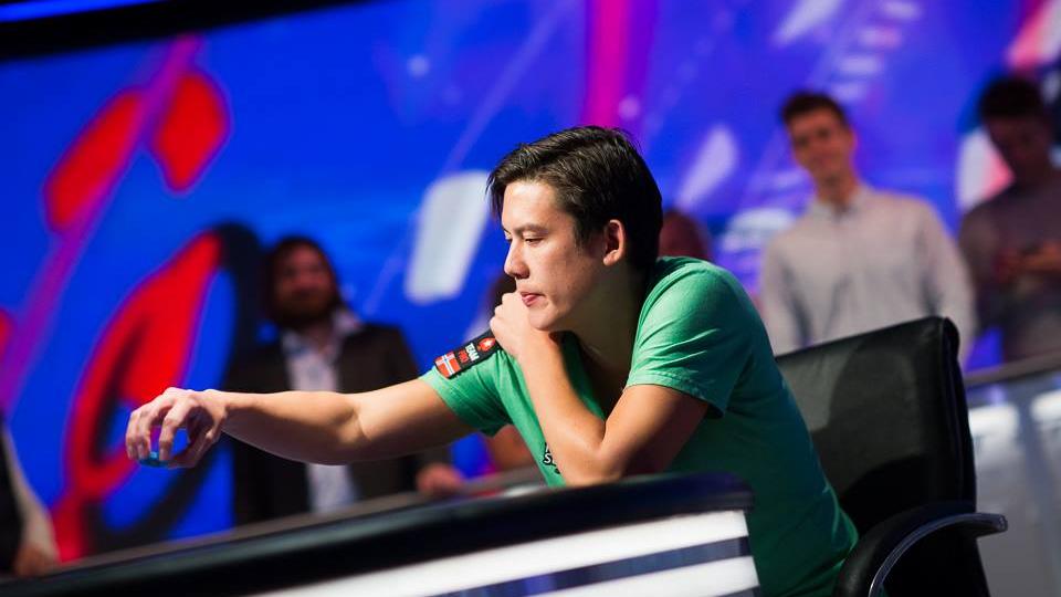 Adrián Mateos le gana a Lodden la mano del torneo Adrián Mateos le gana a Lodden la mano del torneo