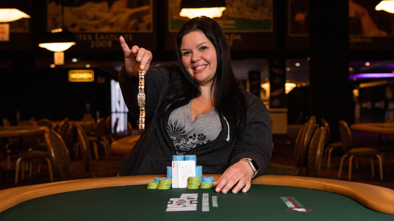 Katie Kopp se lleva el primer brazalete y 65.168$ en el Event #1