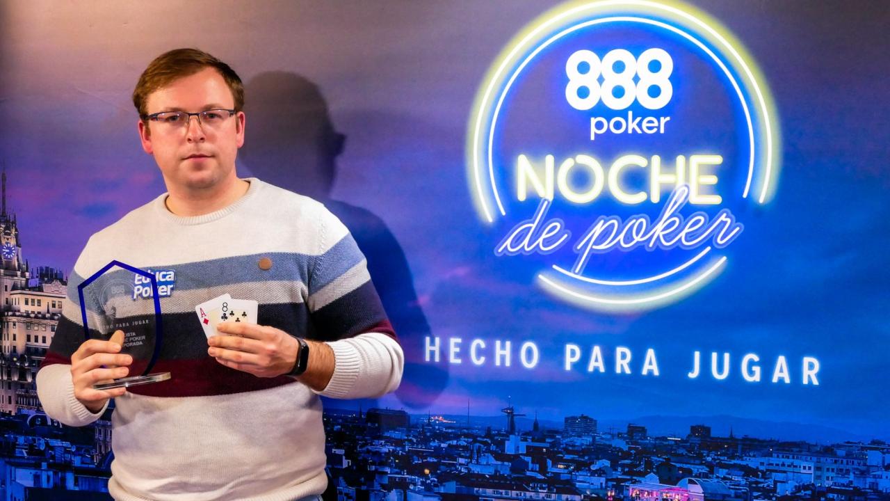 Oleksandr Naumov se luce en la cuarta entrega de Noche de Poker