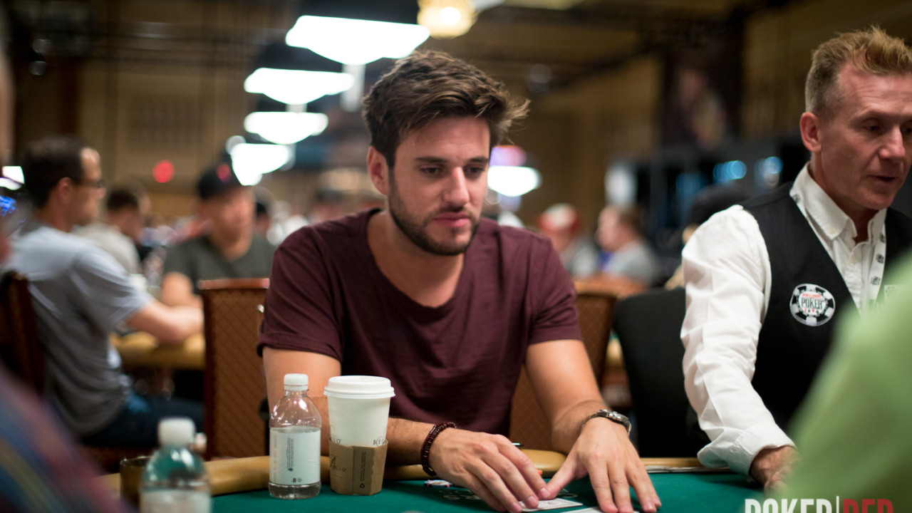 César García al frente de la roja con el stack más grande de los nuestros en el 1B César García al frente de la roja con el stack más grande de los nuestros en el 1B