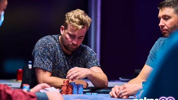 Adam Hendrix lidera el cuarto evento del Poker Masters Adam Hendrix lidera el cuarto evento del Poker Masters