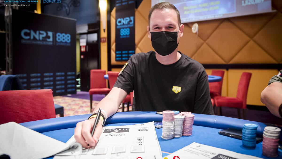 Víctor Jiménez lidera a los últimos 22 supervivientes del Main Event Víctor Jiménez lidera a los últimos 22 supervivientes del Main Event