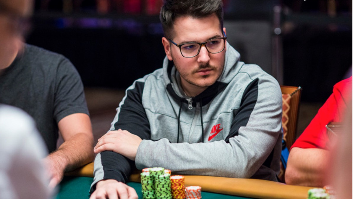 Raúl Martínez se queda fuera de una mesa final 100% americana Raúl Martínez se queda fuera de una mesa final 100% americana