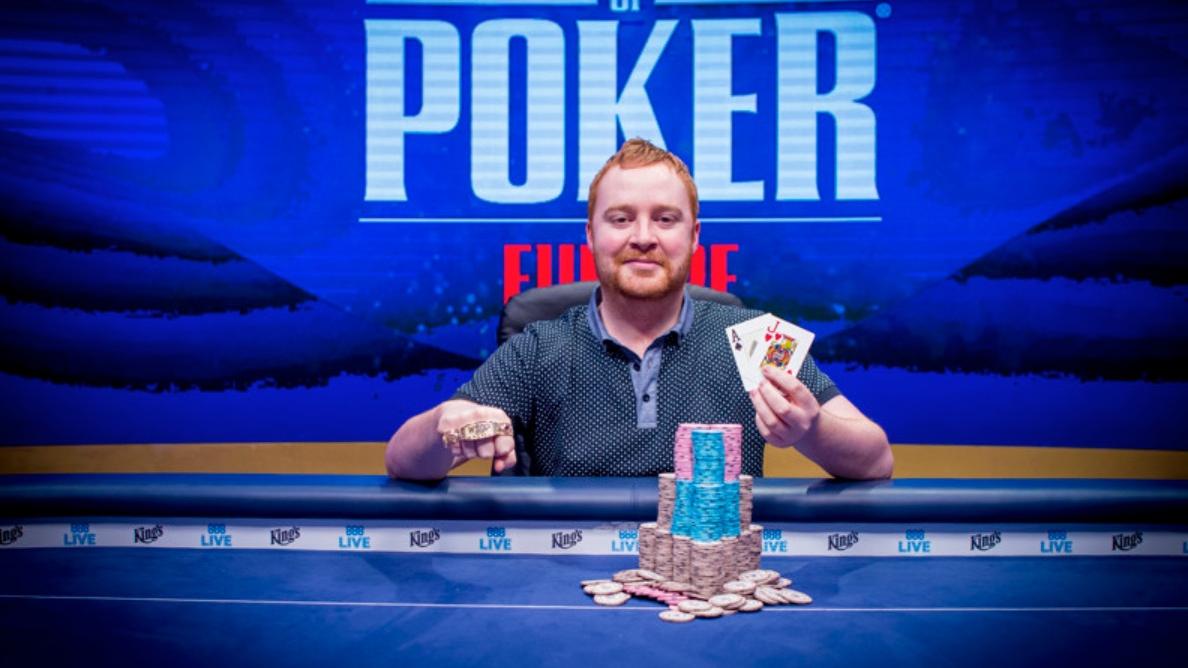 Niall Farrell se convierte en el octavo ganador de la Triple Corona Niall Farrell se convierte en el octavo ganador de la Triple Corona