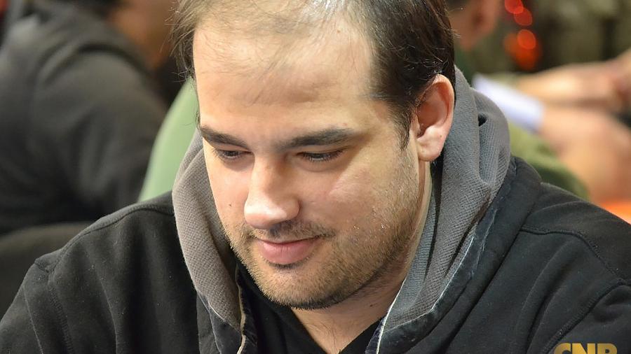 David Crúas lidera a los 17 aspirantes al título David Crúas lidera a los 17 aspirantes al título