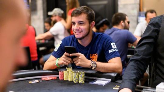 Juanki Vecino, runner-up del SCOOP Side Event Daily Cooldown por 10.830 $