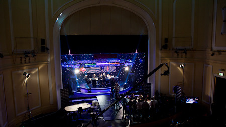 Variopinta mesa final en el EPT de San Remo