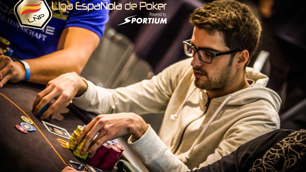 Alfredo Aymach lídera el día 2