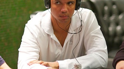 Ivey sigue centrando la atención en Macao Ivey sigue centrando la atención en Macao