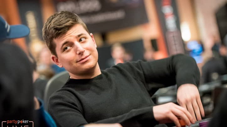 Jake Schindler manda con puño de hierro de cara al día 2 del €100k SHR Jake Schindler manda con puño de hierro de cara al día 2 del €100k SHR
