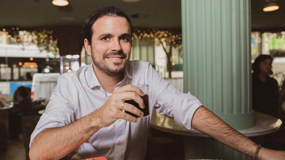 Garzón apuesta 50 € desde la barra del bar del Congreso a que logrará erradicar el juego en 2022 Garzón apuesta 50 € desde la barra del bar del Congreso a que logrará erradicar el juego en 2022