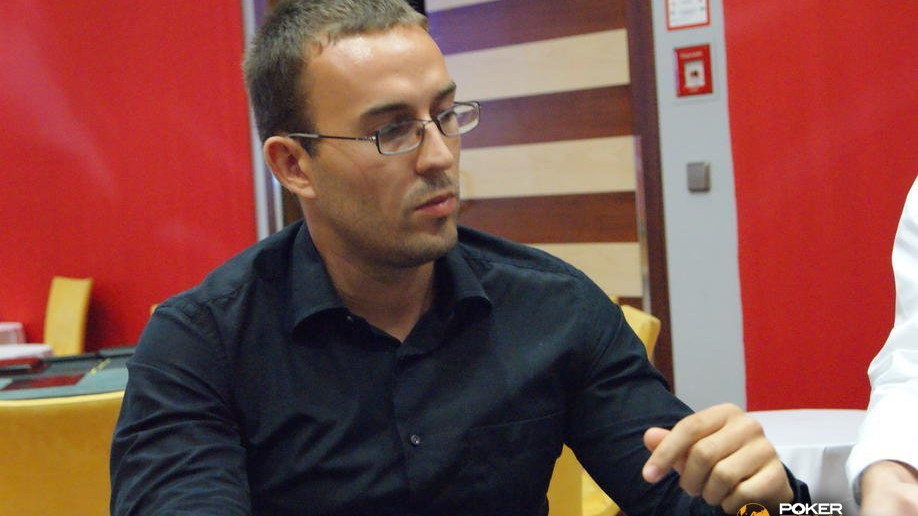 Gregor Muller consigue su primer brazalete en el Event #67: $500 Limit Hold'em Gregor Muller consigue su primer brazalete en el Event #67: $500 Limit Hold'em