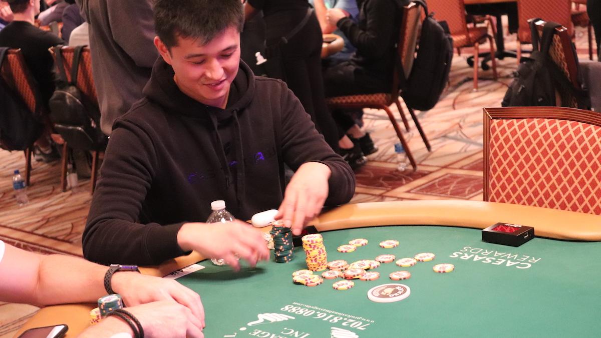 Cara y cruz con Ka Kwan Lau y Lautaro Guerra en la parte positiva Cara y cruz con Ka Kwan Lau y Lautaro Guerra en la parte positiva
