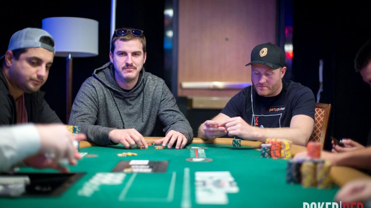 Runner-up de Jorge Ríos "TakiToRivers" en el Bounty Builder Series 35: Mini Super Tuesday por 19.098 $ Runner-up de Jorge Ríos "TakiToRivers" en el Bounty Builder Series 35: Mini Super Tuesday por 19.098 $