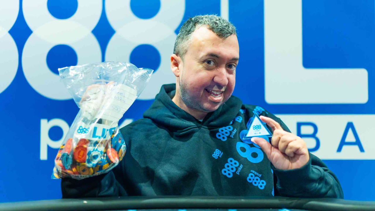 Juan Velasco cotinúa en racha y sale a hombros en el Día 1C