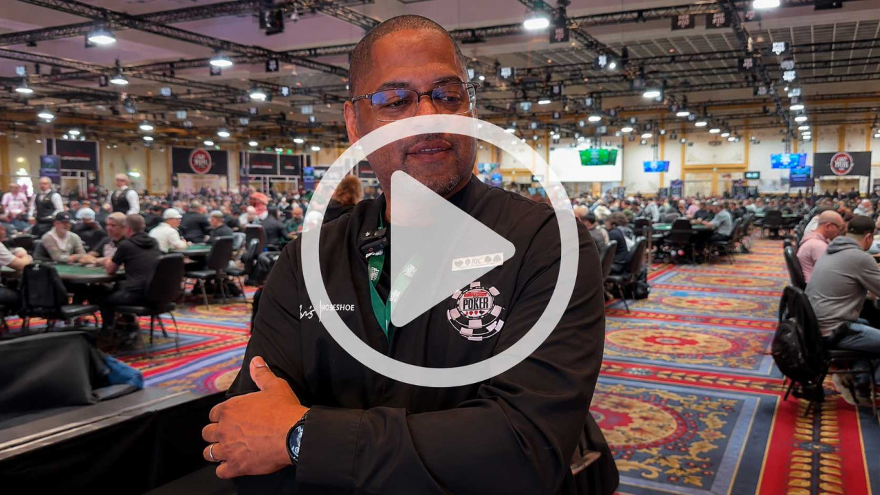Las WSOP premian a su primer crupier en el nuevo programa de reconocimiento