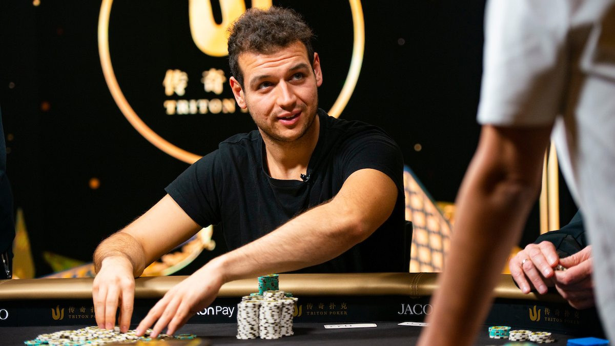 La armada naufraga fuera de ITM en el $150k NLH de las Triton Jeju