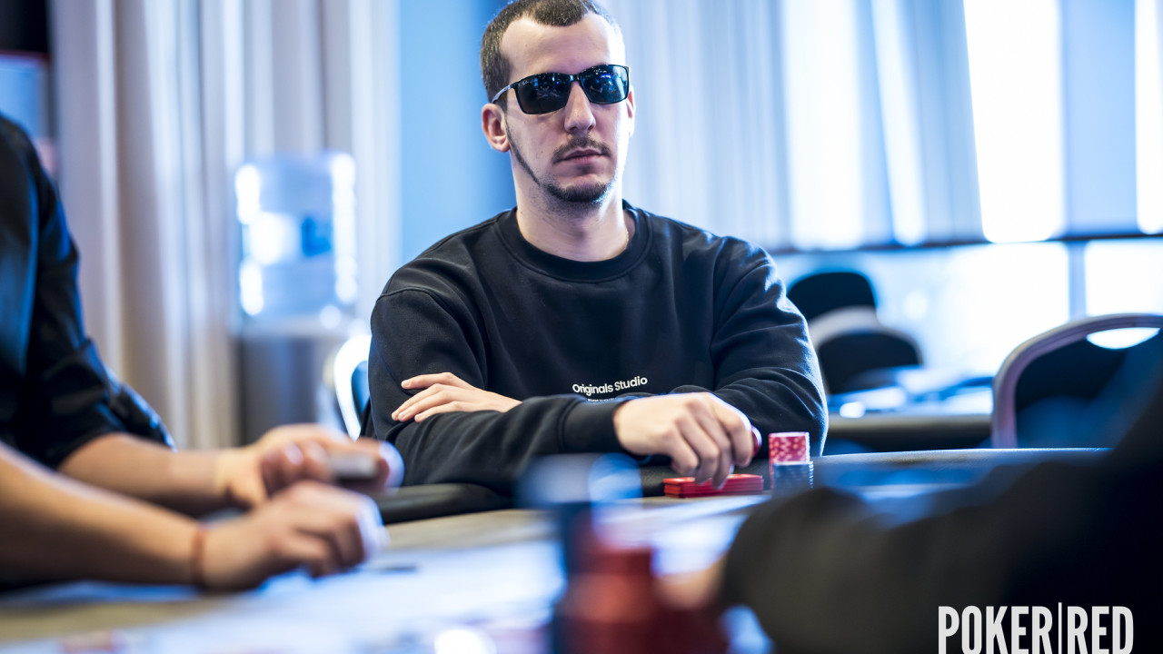 Marc Bayo encuentra el 4 en la ventana para doblarse en el Main Event