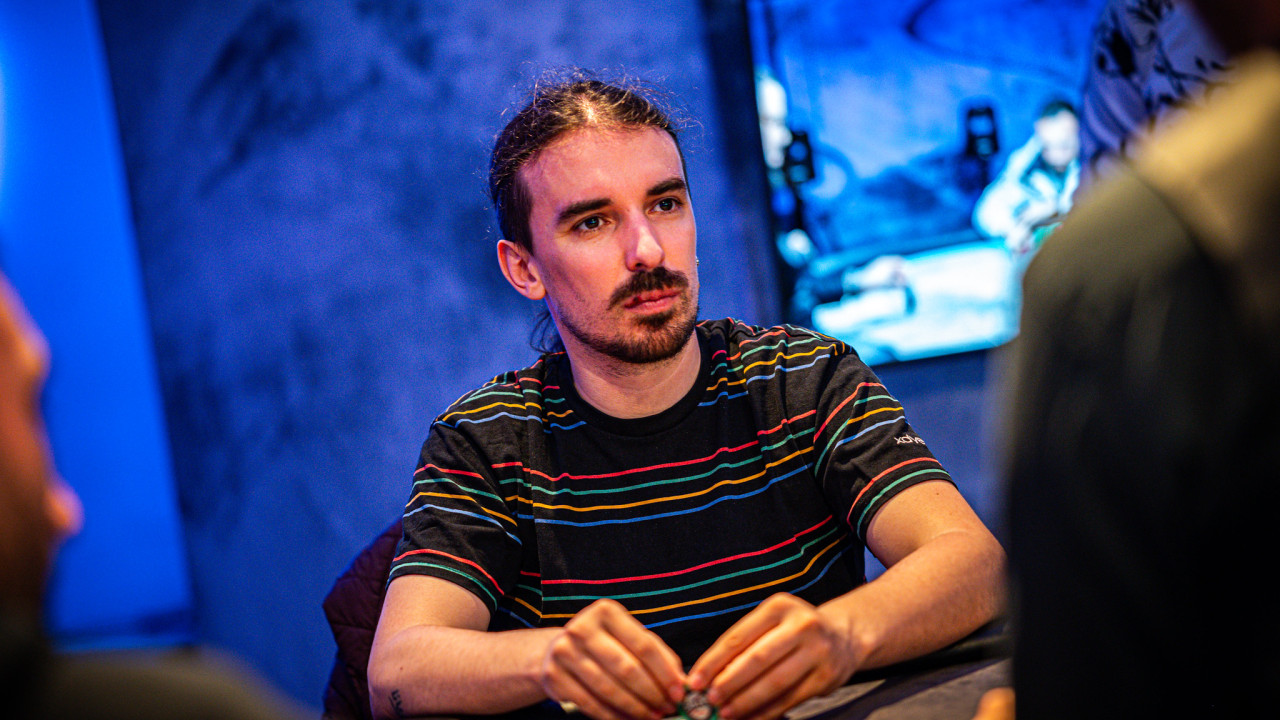 Un full house finaliza la lucha de Daniel Triana por el High Roller