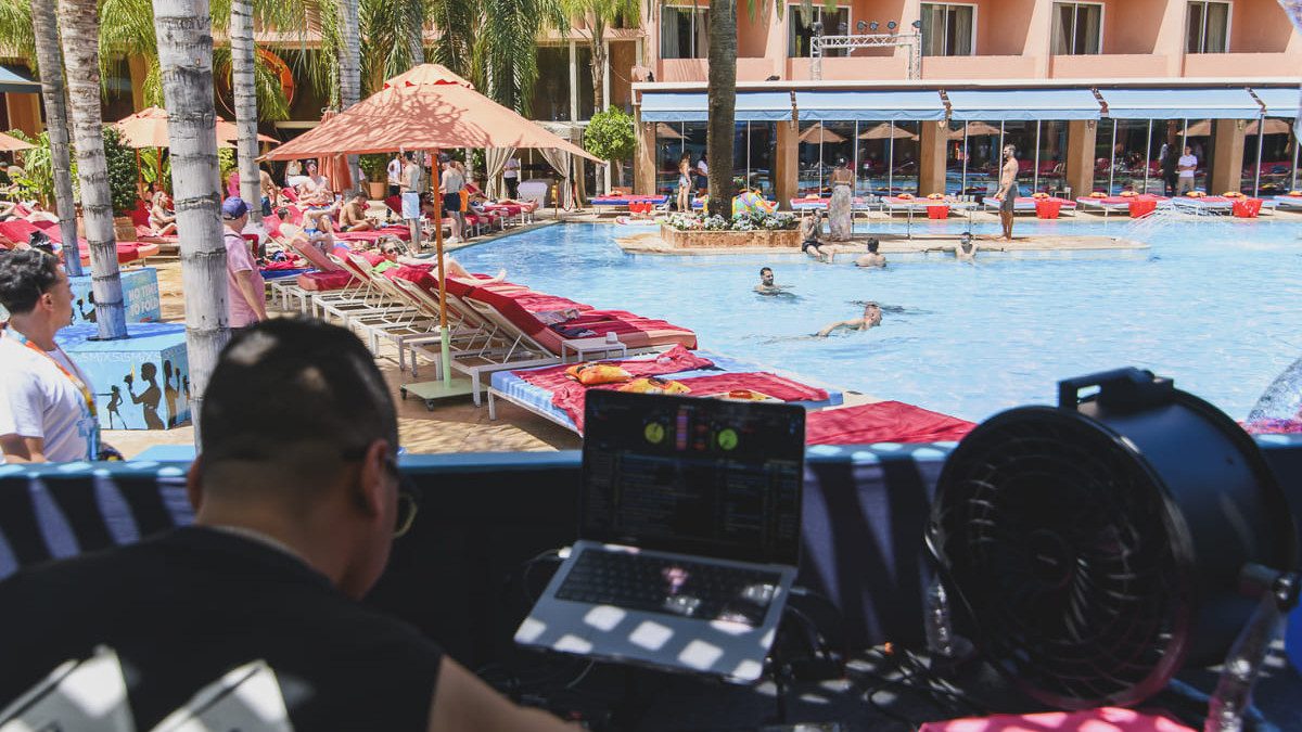 La otra hoja de ruta de hoy: ¡Piscina, dardos y fiesta!