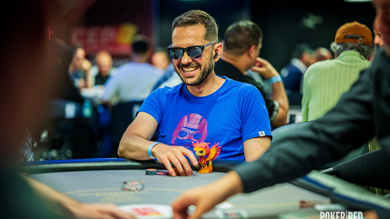 ¡Cambio de turno! Acaba el dinner break del High Roller y empieza el del Main Event!