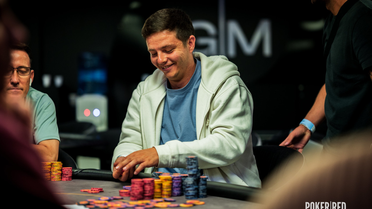 ¡Iván Maestre finaliza el Día 1A como chip-leader con 373.500 puntos!