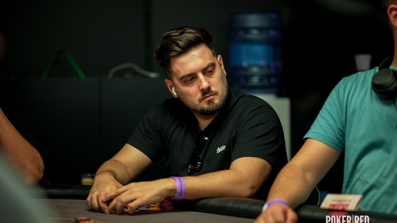 ¡David 'Aimbot' Bastellero esquiva la recompra en la última mano antes del cierre del registro!