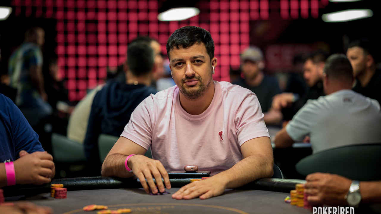 ¡Alejandro Asenjo consigue doblar su stack a la vuelta del descanso!