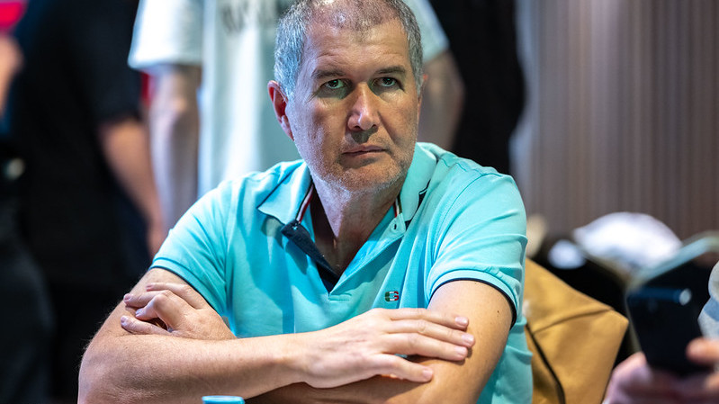 La batalla entre Nebezhev y "Aimbot" empezó en el High Roller y continua en el Main