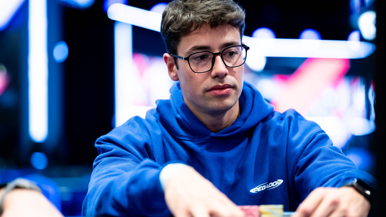 Víctor Castaneda va a cerrar el día doblando su stack para rebasar los 140k