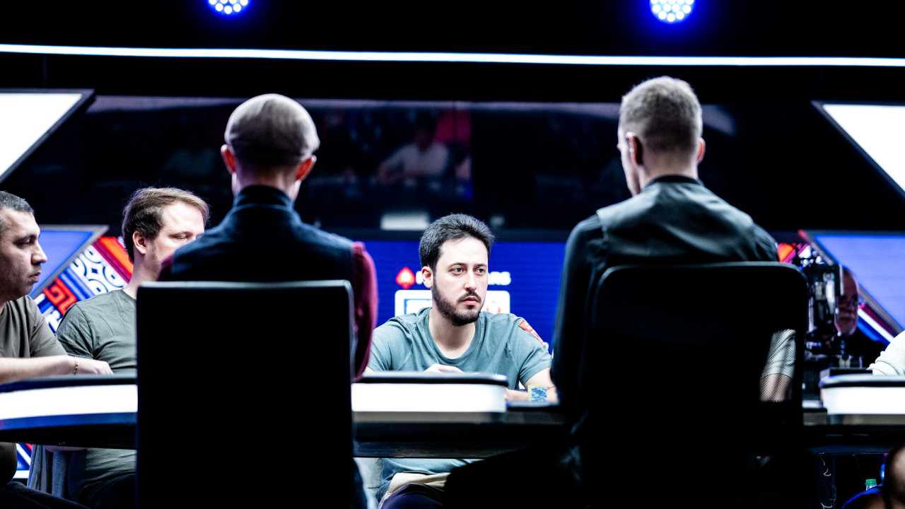 Adrián Mateos "Amadi" en la Tv Table del EPT Montecarlo Main Event