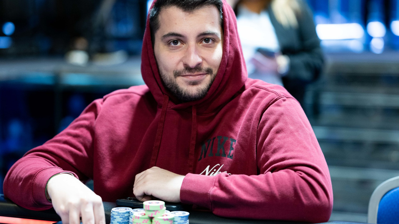 Boris Angelov le da la vuelta al heads up 