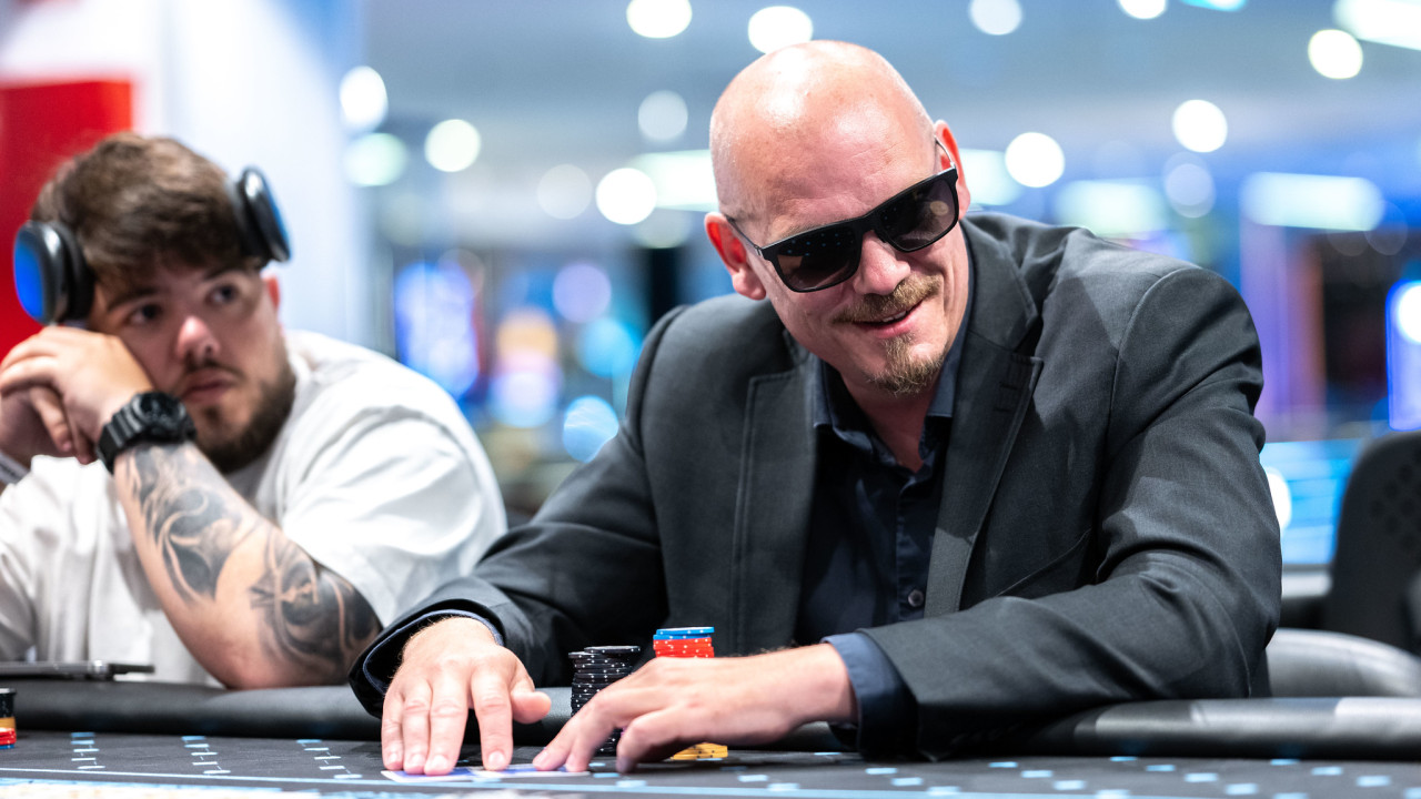 Kristian Larsson se cobra la primera eliminación del día