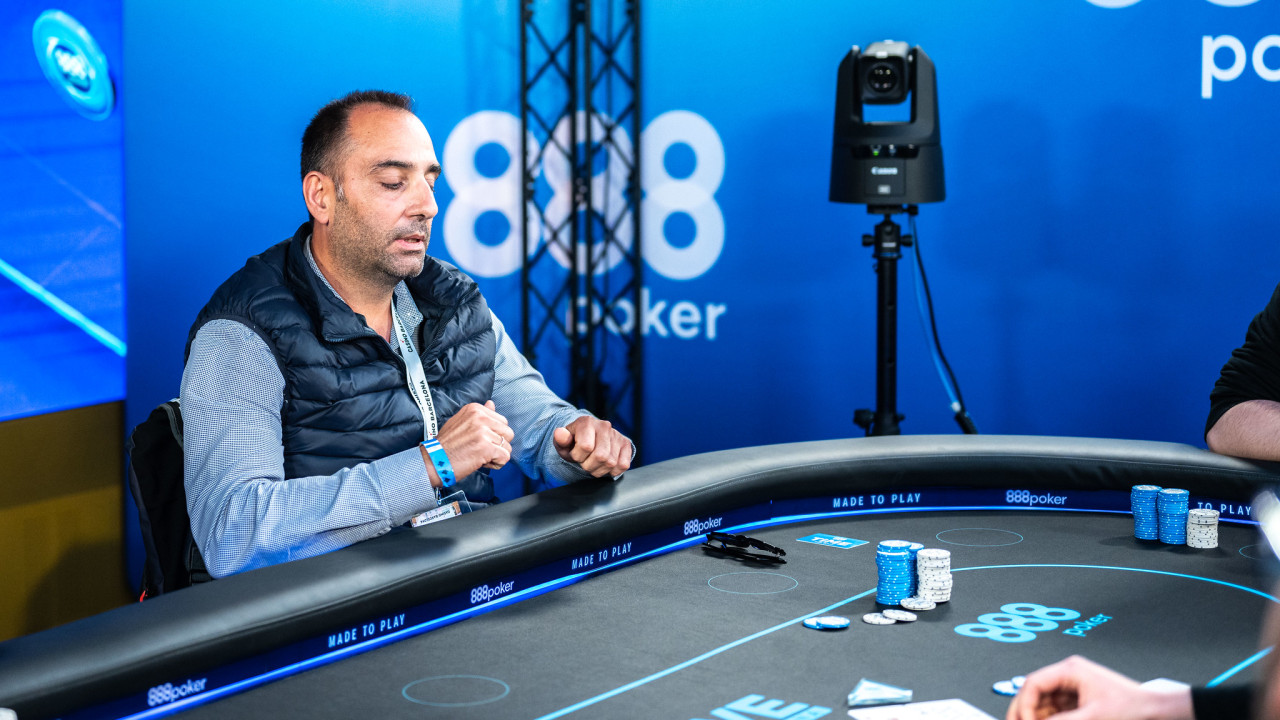 Gonzalo Mencía merma el stack de Guillem Morgó