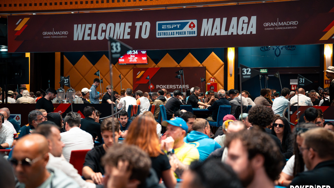 Los 42 jugadores clasificados en el Deep Stack vuelven a la pelea en el Día 2