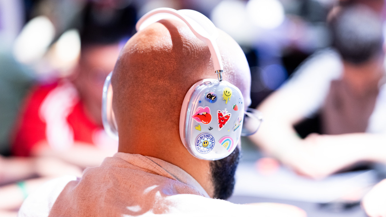 Los jugadores del Día 1A se van al descanso de la cena