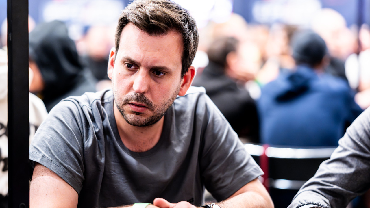 Bernat Capdevila bustea el Día 1A del EPT Main Event