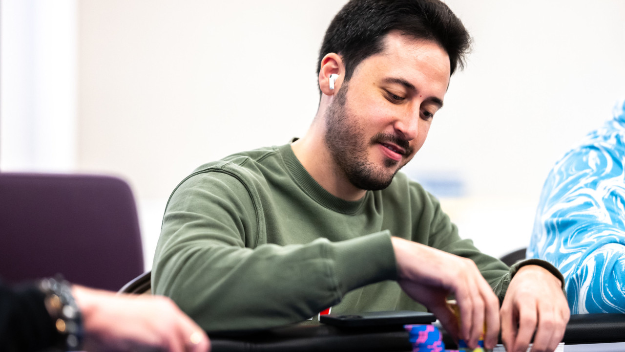 Adrián Mateos único español en el 25k$ NLH 