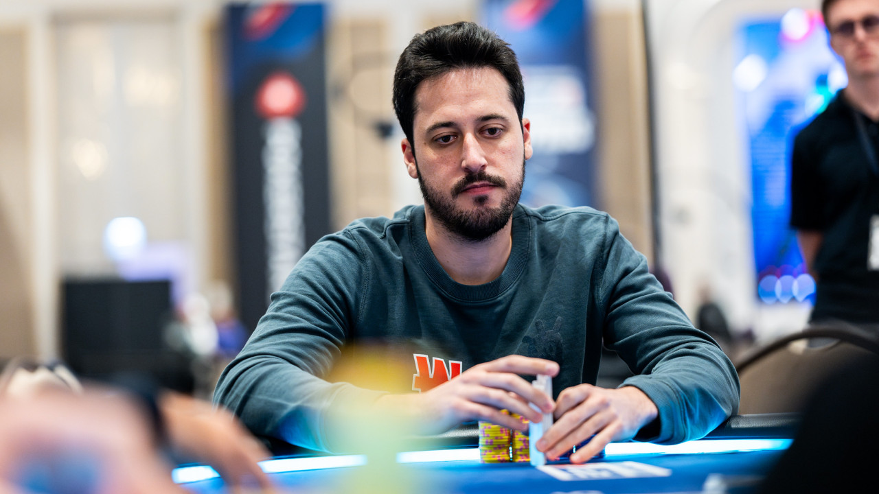 Adrián Mateos eliminado en premios en el 10.2k$ High Roller