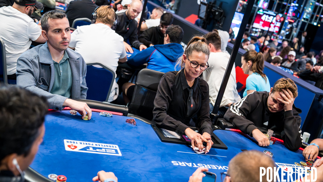 Lander Lijó a una Tv Table de mucho nivel 