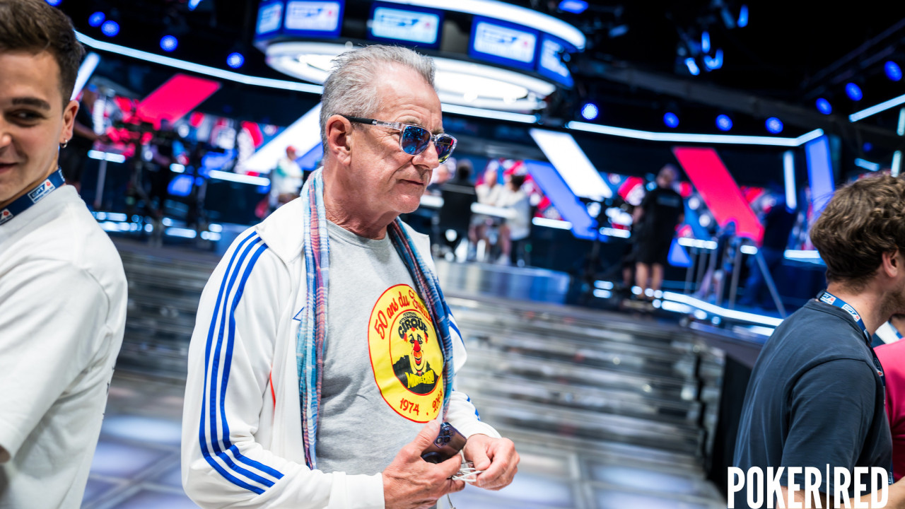 ¡Ian Gascoine se convierte en bubble boy!