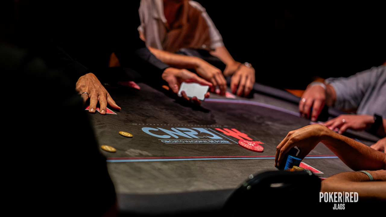 ¡Tenemos una baja en el Main Event en un botazo a tres bandas!