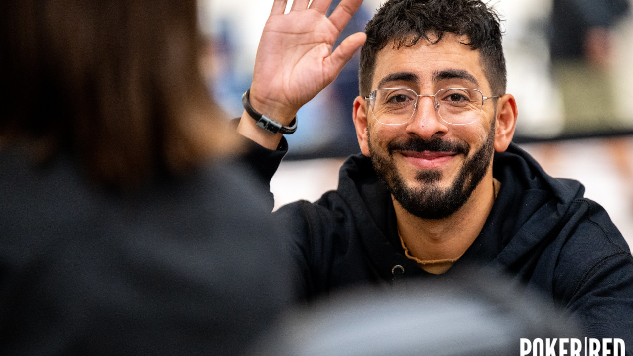 Nabil Cardoso sale en camilla del Día 1A