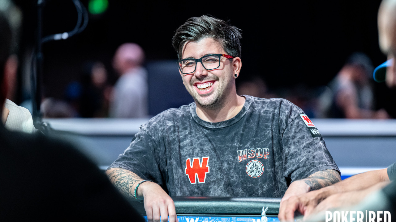 Últimos 100 jugadores en el $2.5k NLH Freezout con 4 spaniards