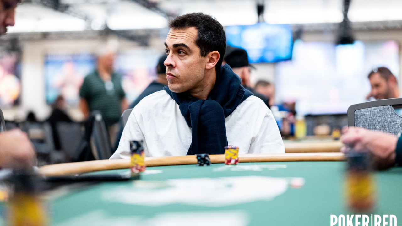 Outfit de ir a misa para atizar el Main Event de WSOP