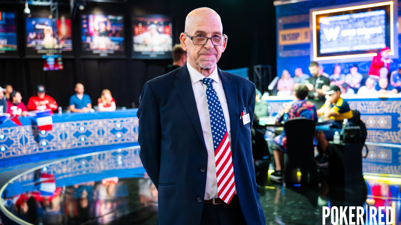 Los floors también trabajan caracterizados con el outfit del 4 de julio