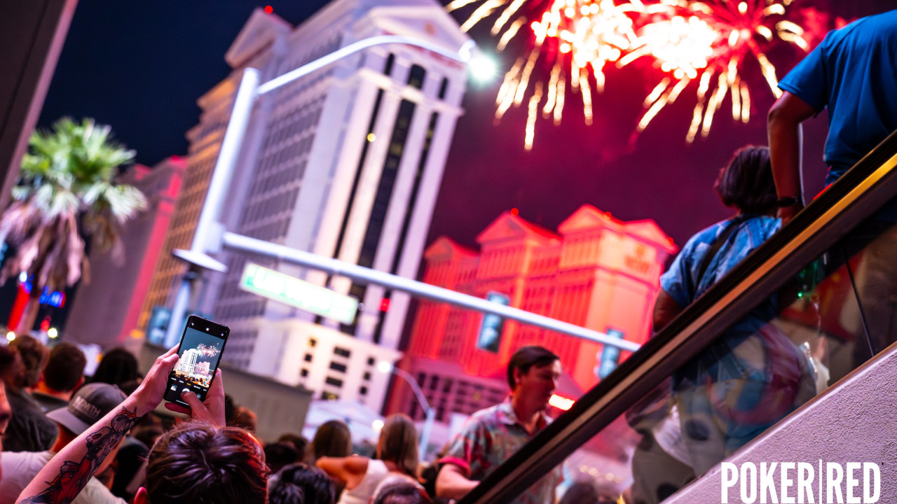 "Tsunamy" empieza el Main Event con fuegos artificiales