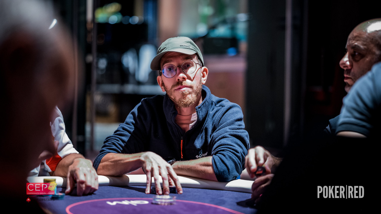 ¡Antoine Louvel se dobla contra el Team Pro CEP Javier Mazorriaga!