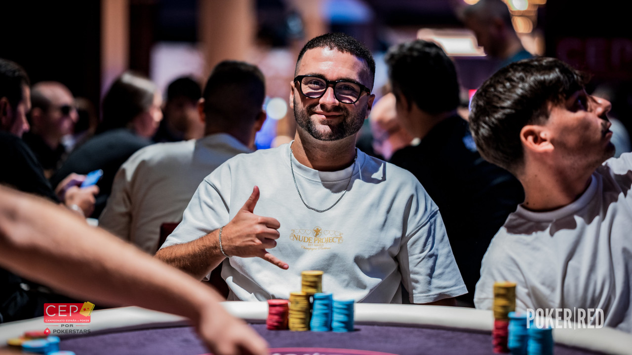 ¡Carlos Sánchez se dobla y pasa de las 100bb en el Main Event!