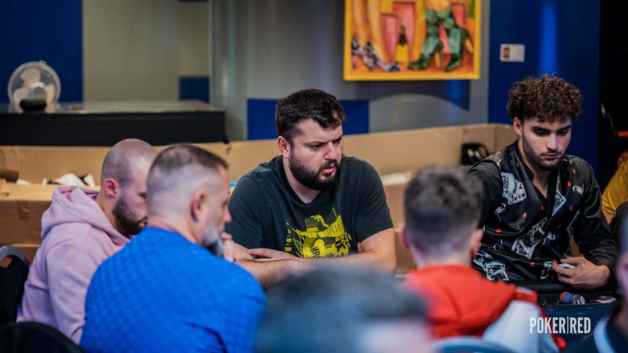 Yakiv Syzghanov despacha a Serge William Attyasse